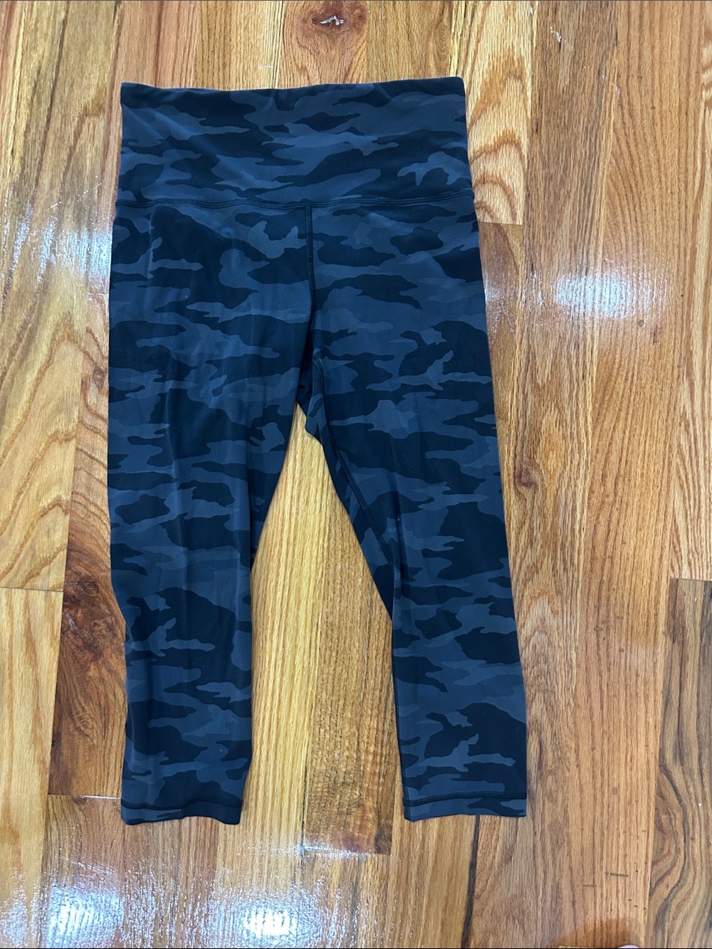 Athleta Women’s Black & Charcoal Camo Leggings